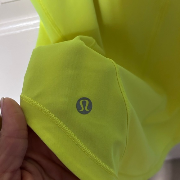Lululemon women’s Neon Yellow Sleeveless Top - Picture 3 of 3